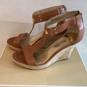 Michael Kors MK plate espadrilles wedge sandals. Size 8